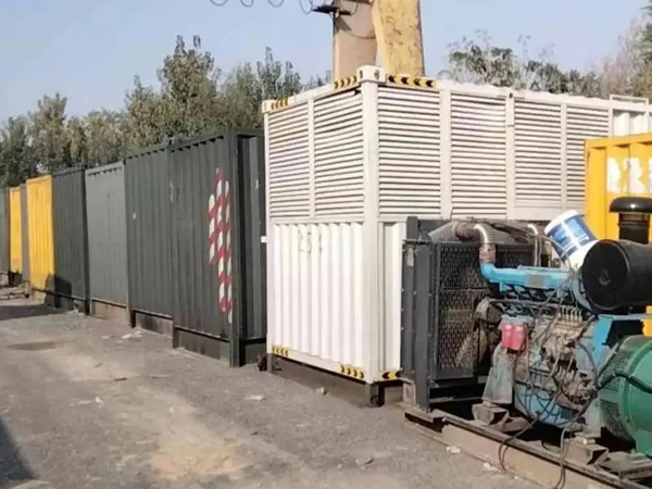 多祥镇200KW柴油发电机机组每小时油耗是多少？